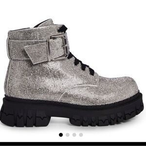 Hype status combat boots